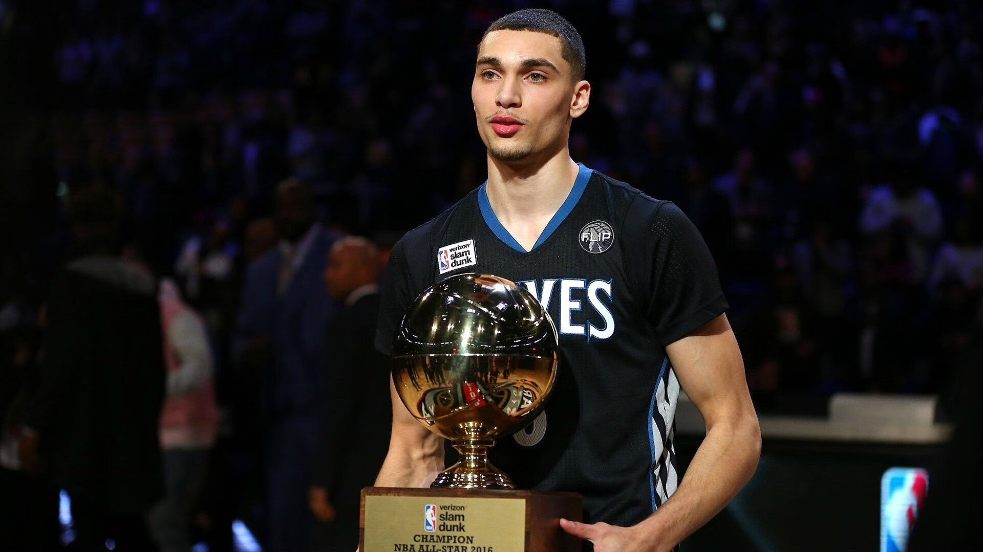 FPX引发争议！，纳达尔官方宣布夺冠新规赛场气氛高涨